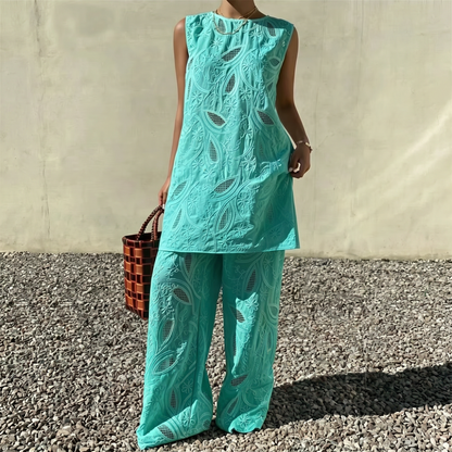 Nora - Conjunto calado con bordado de hojas minimalista