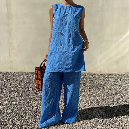 Nora - Conjunto calado con bordado de hojas minimalista