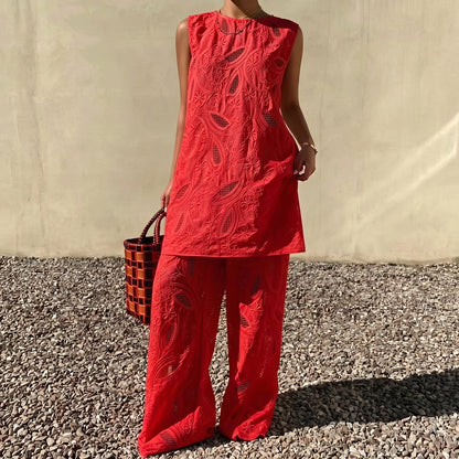Nora - Conjunto calado con bordado de hojas minimalista