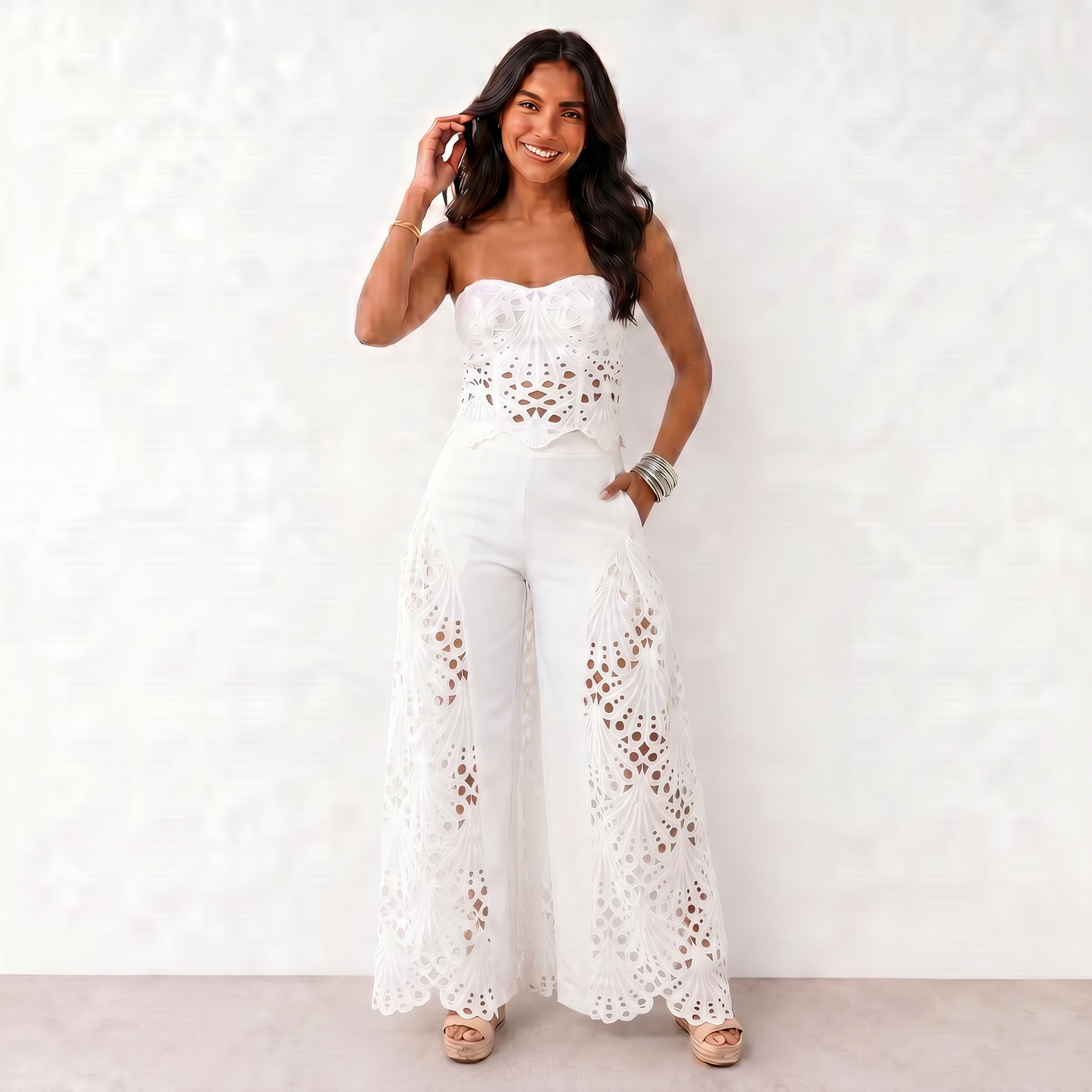 Valeria - Conjunto calado sin tirantes con top y pantalón wide-leg