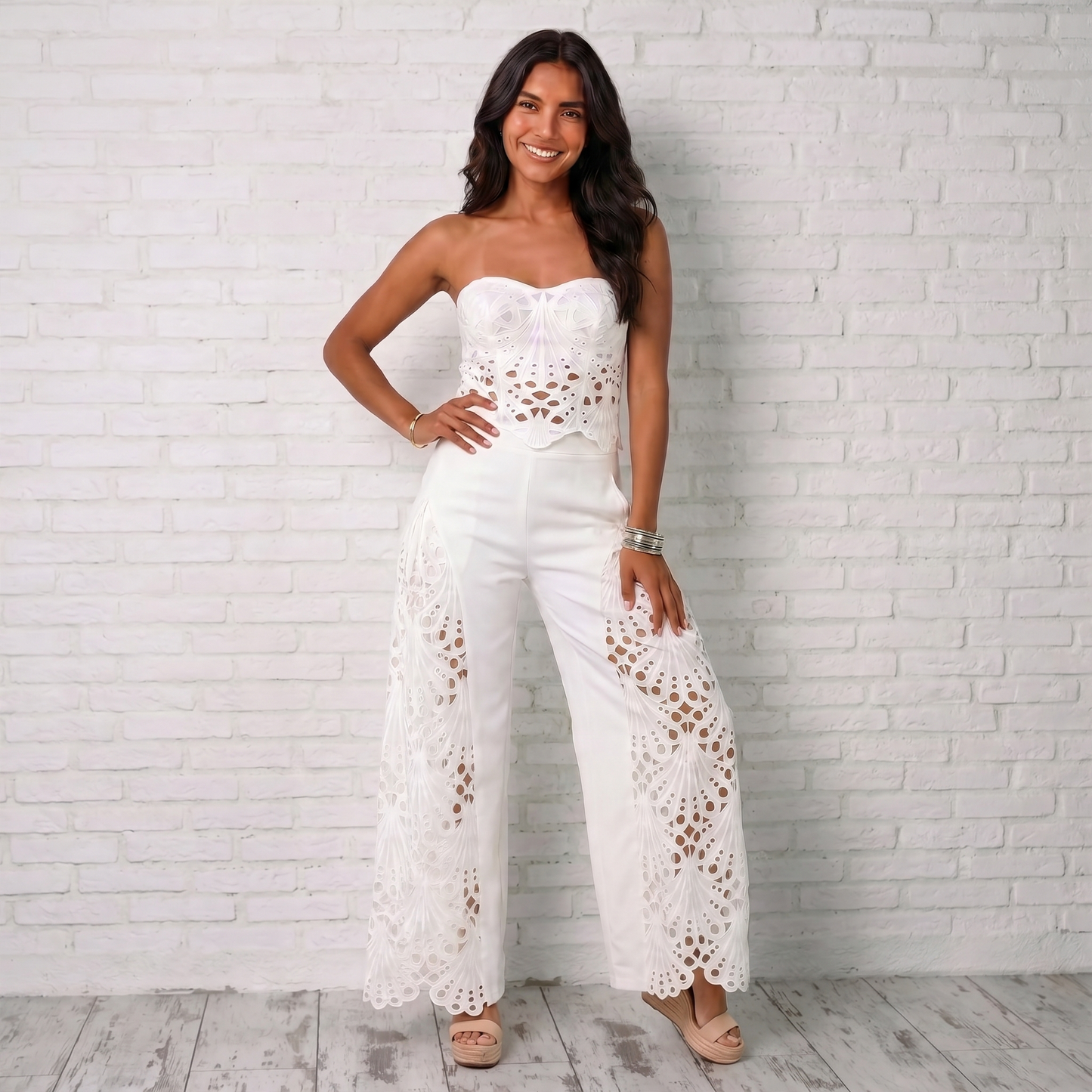 Valeria - Conjunto calado sin tirantes con top y pantalón wide-leg