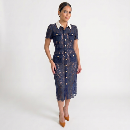 Diana | Vestido midi de encaje floral con cuello camisero y botones dorados