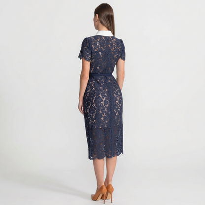 Diana | Vestido midi de encaje floral con cuello camisero y botones dorados