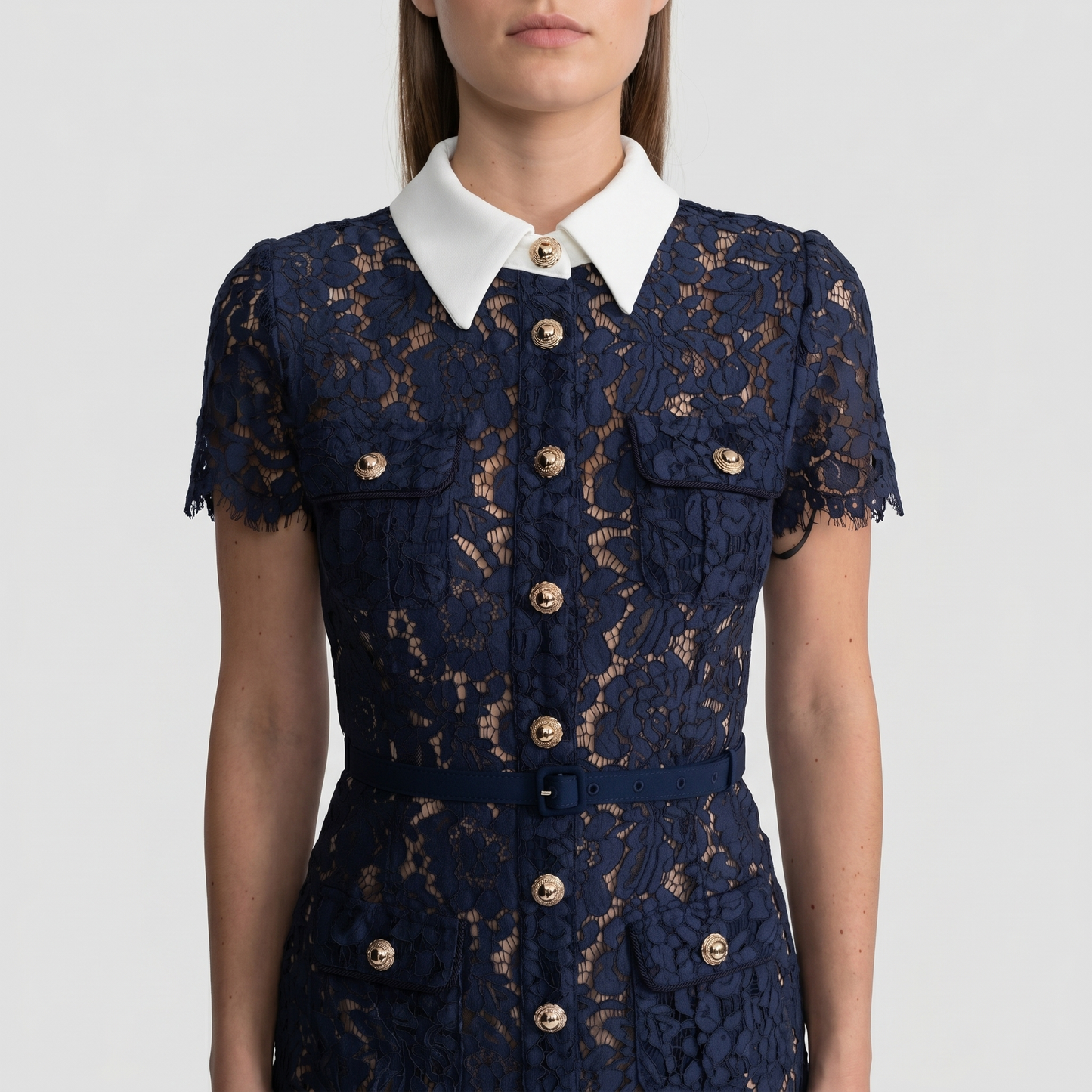 Diana | Vestido midi de encaje floral con cuello camisero y botones dorados