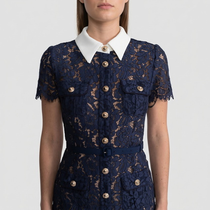 Diana | Vestido midi de encaje floral con cuello camisero y botones dorados