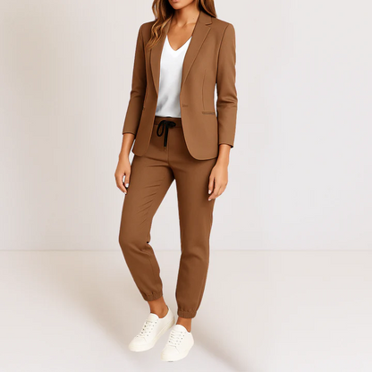 BEATRICE | Elegancia Moderna en un Conjunto